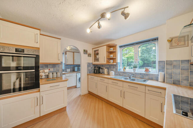 1350578-6-68cabc8...