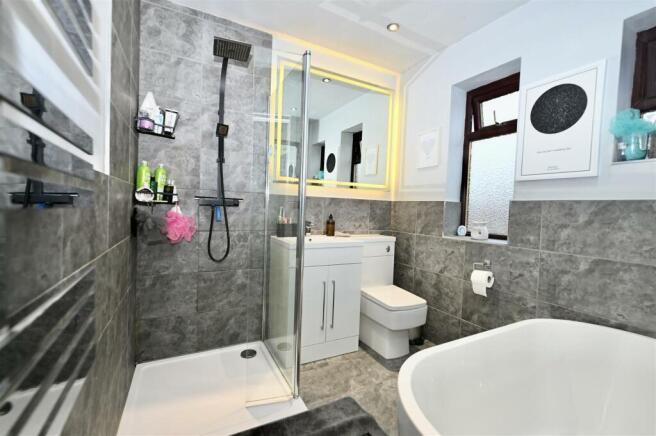 3 bed Semi-Detached for sale Image 10