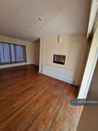 Lounge/Diner With Hardwood Floor 