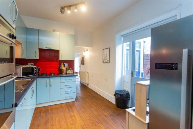Kitchen 2 Frinton.jpg