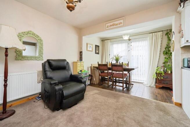 3 bed Semi-Detached for sale Image 8
