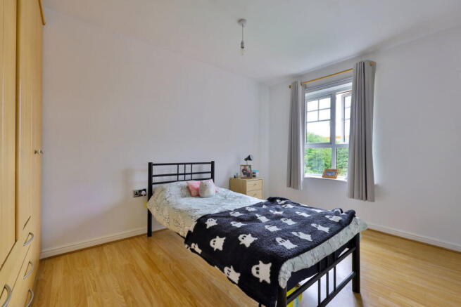 2 bed Flat for sale Image 4