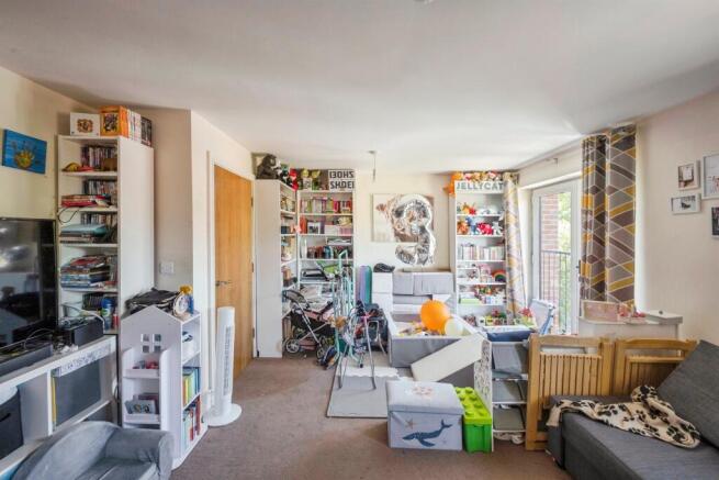 2 bed Ground Flat for sale Image 6