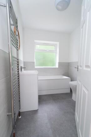 3 bed Semi-Detached to rent Image 11