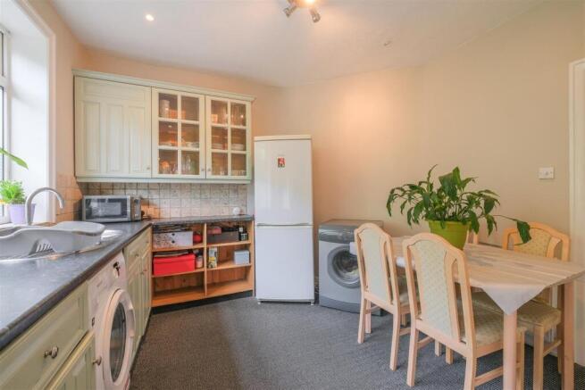 2 bed Terraced for sale Image 5