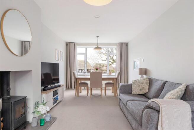 3 bed Semi-Detached for sale Image 6