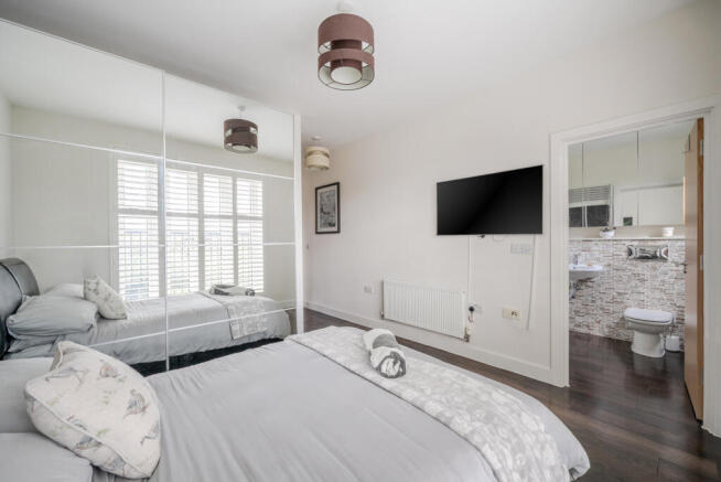 1-69c4c7fe9a4f2-1...