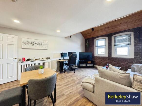 Living area (2)