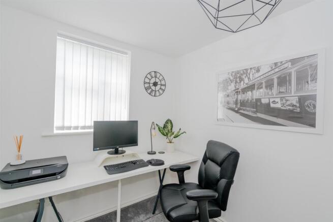 51, Water Reed Grove, Walsall, West Midlands, WS2 