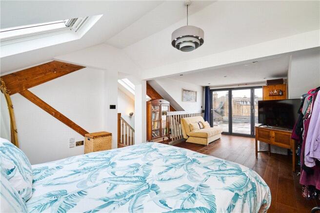 3 bed Penthouse for sale Image 7
