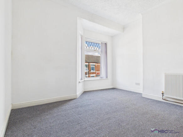2 bed Terraced to rent Image 12