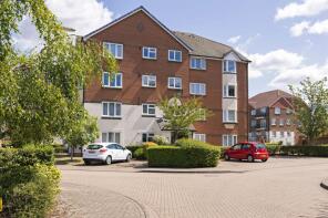 Flat 41, Cleeves Court, St Annes Mount, Redhill RH1 1AT