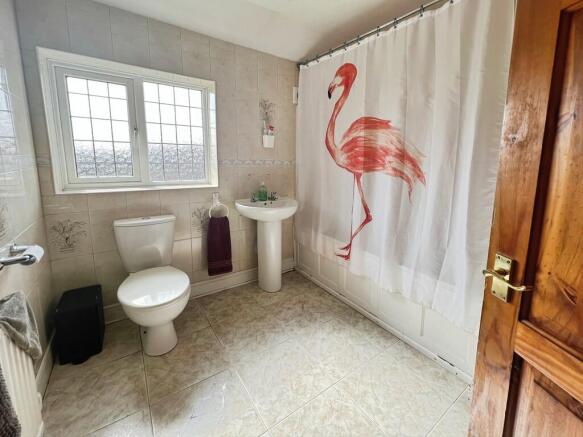 3 bed Semi-Detached to rent Image 12