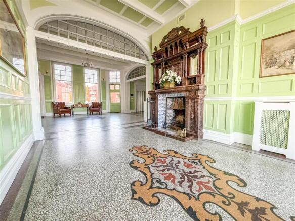 COMMUNAL ENTRANCE HALLWAYS