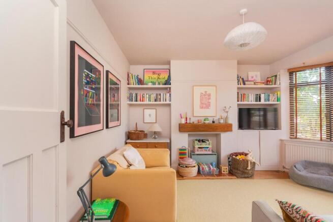 1P4H2SG - Living Room D.jpg