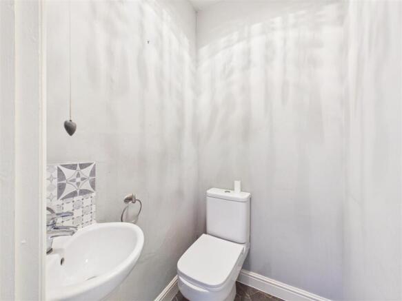3 bed Terraced for sale Image 12