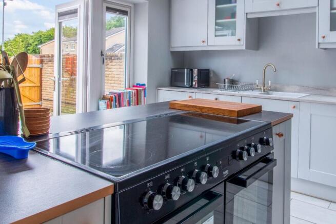 3 bed Semi-Detached for sale Image 8