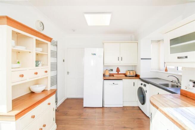 3 bed Semi-Detached Bungalow for sale Image 4