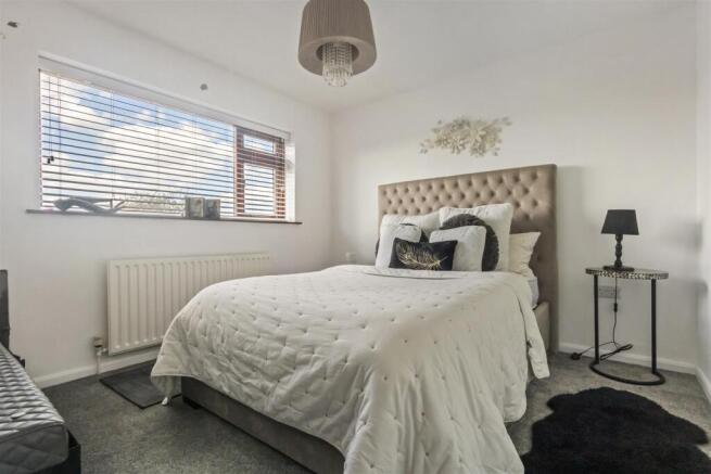 3 bed Terraced for sale Image 10