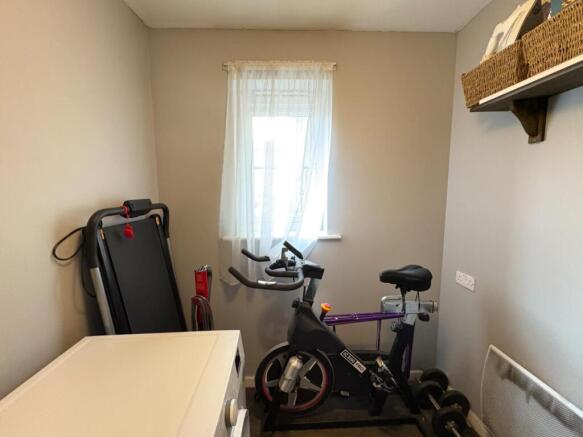 2 bed Apartment for sale Image 12