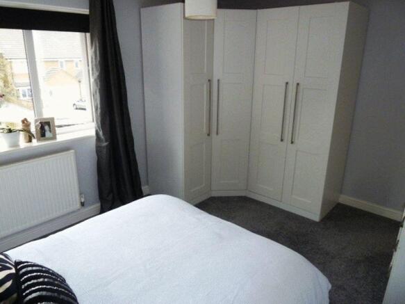 Master Bedroom (2)
