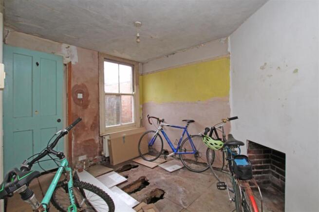 11MR - Dining room 1.jpg