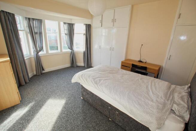 BEDROOM 1 (FRONT)