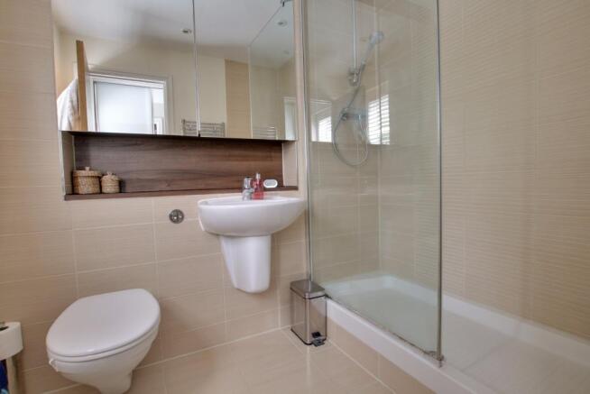 EN SUITE