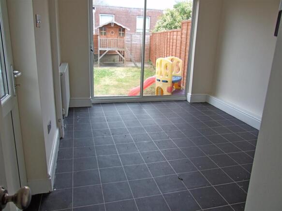 DINING/PLAY ROOM