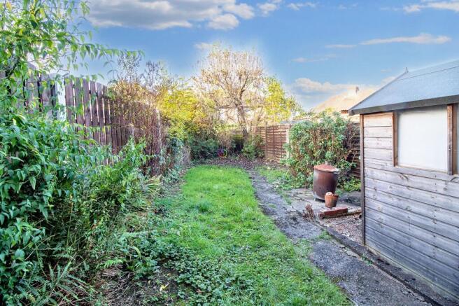 2 bed Semi-Detached to rent Image 4