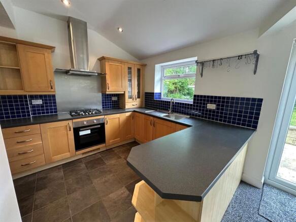 3 bed Semi-Detached to rent Image 6