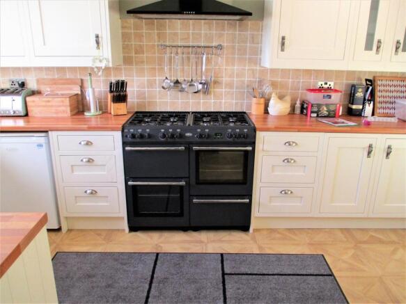 kitchen 3.JPG