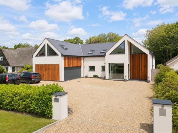 5 Bedroom Detached Family Home & Annexe Potential