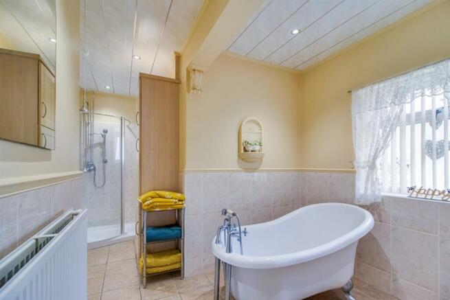 BATHROOM/W.C.