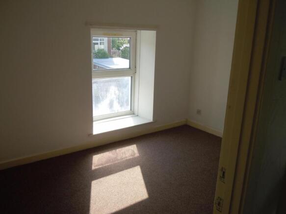 front bedroom.JPG