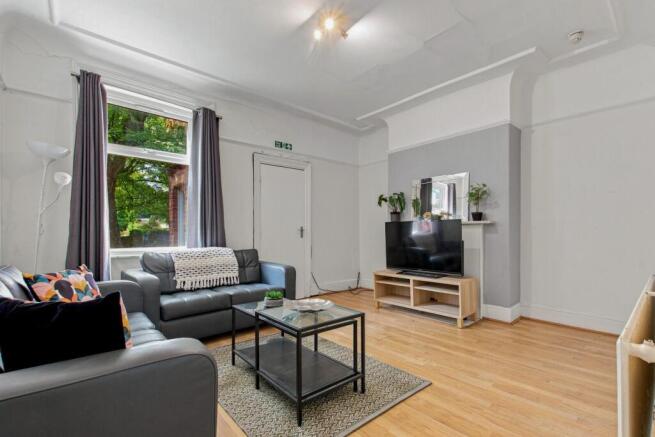 5 bed House to rent in leeds