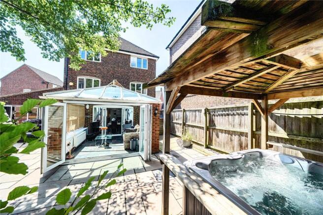 5 bed Detached for sale Image 12