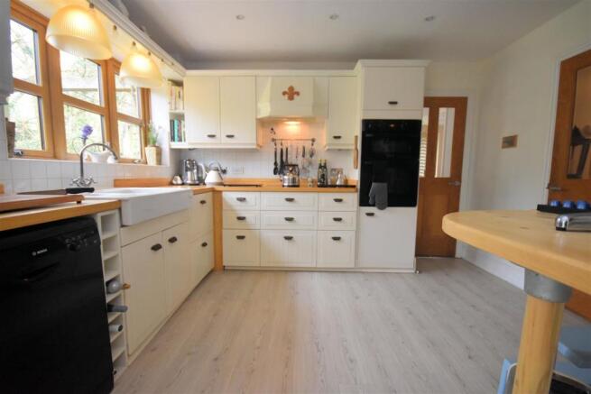 kitchen again.jpg