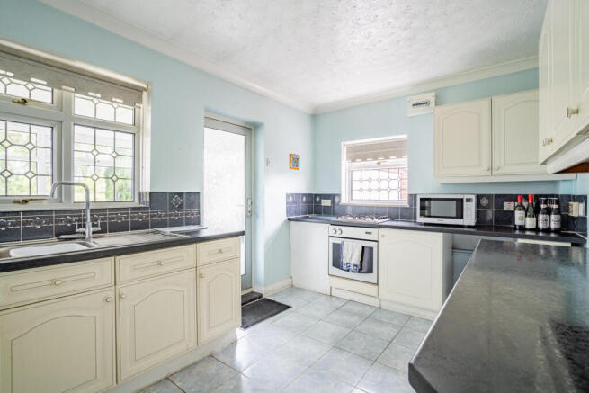 2 bed Bungalow for sale Image 4