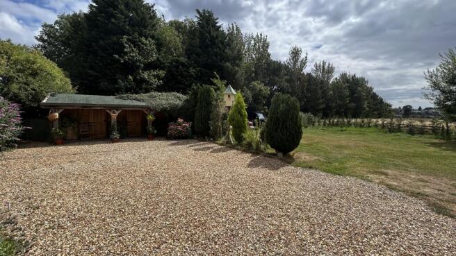 4 bed Detached for sale Image 7