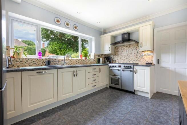 16 Willow Road 20.jpg