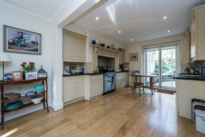 Addison Avenue 54-025