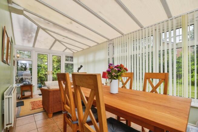 4 bed Detached for sale Image 11