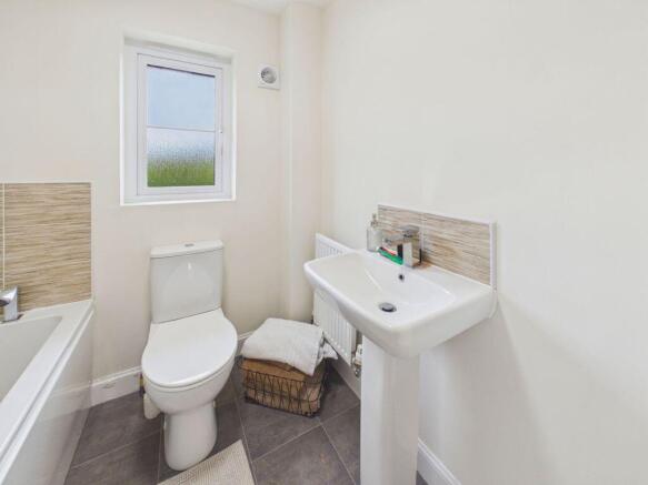 3 bed Semi-Detached for sale Image 8
