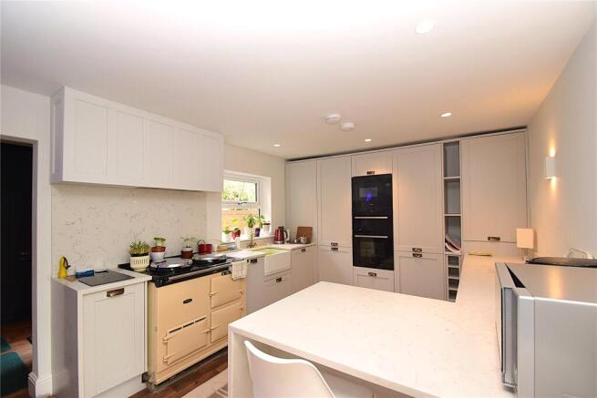 3 bed House for sale Image 4