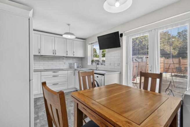 3 bed Semi-Detached for sale Image 4