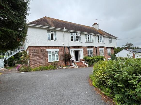 1-bed flat on Flat 18 High Trees, 16 Oak Park Villas, Dawlish, EX7 0DE, £120,000