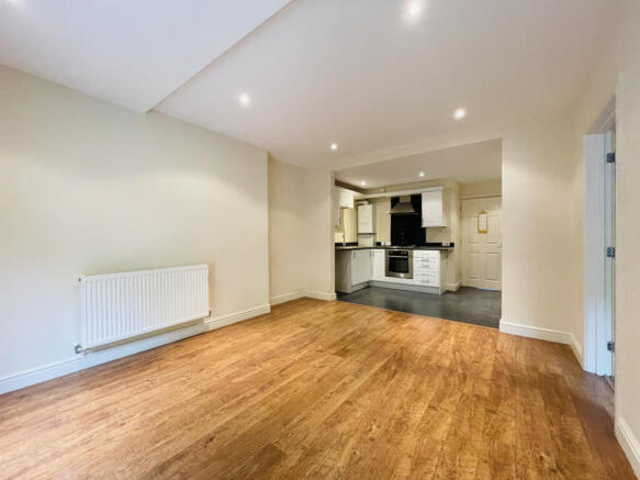 9 bed Apartment for sale Image 12