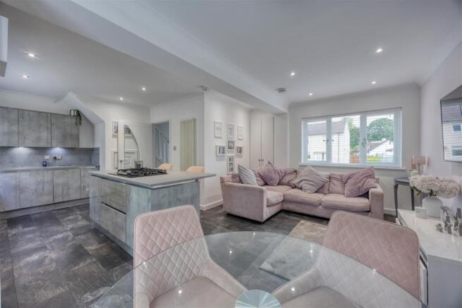 12_WOODSIDE_AVE_LENZIE_009.JPEG