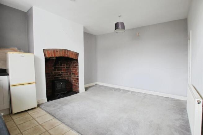 2 bed Terraced to rent Image 4